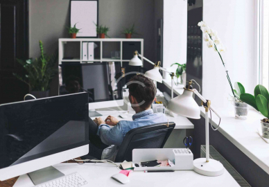 7 Books To Read If You Want To Become A Billionaire